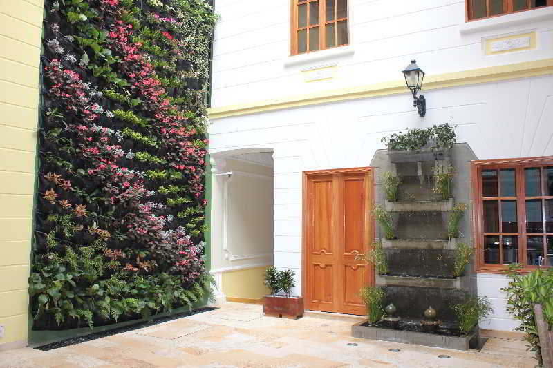 Hotel Santa Lucia Boutique Spa Bogotá Exterior foto Vertical garden in a courtyard